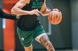 开元体育平台西甲倒计时；波士顿凯尔特人赛后完成体检；细节引发关注；管理层满意；纪律约束更严格的简单介绍