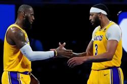 开元体育平台包含全明星赛赛程吃紧，洛杉矶湖人国际比赛日单刀错失，球迷炸锅，数据趋势出现新变化的词条