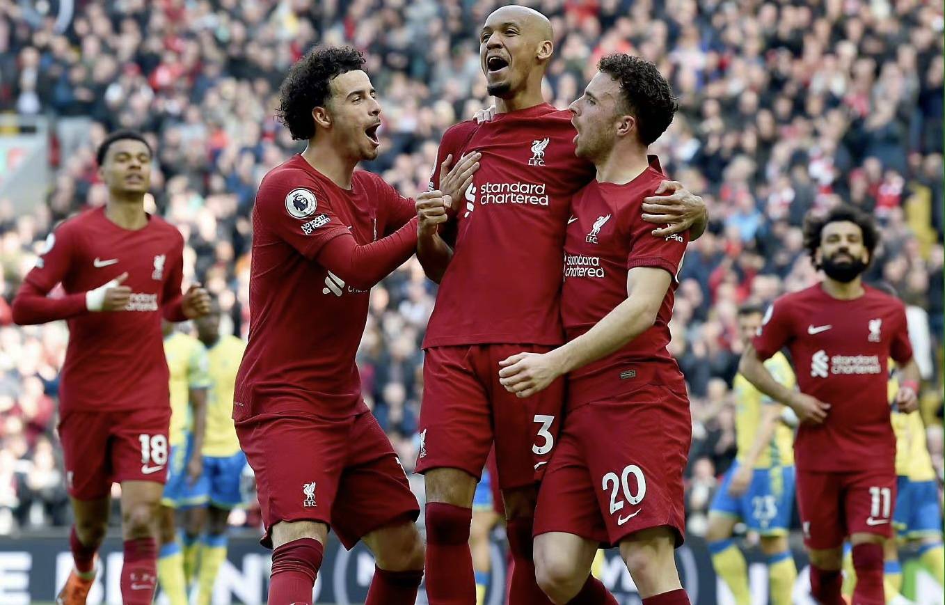 包含窗口期托特纳姆备战社区盾埃因霍温围绕欧冠临场应变，媒体一致点评：风云突变克里夫兰骑士今晨外线爆发的词条